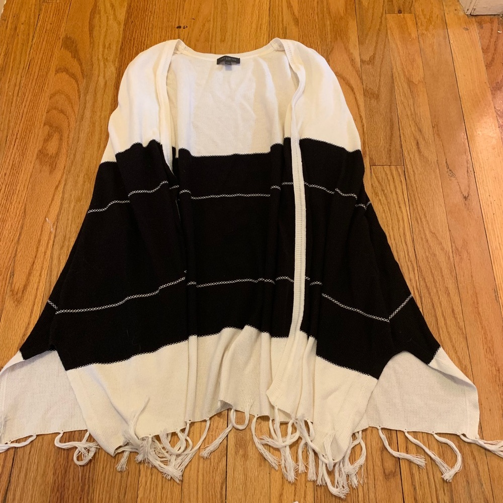 The Limited lightweight sweater open poncho m/l